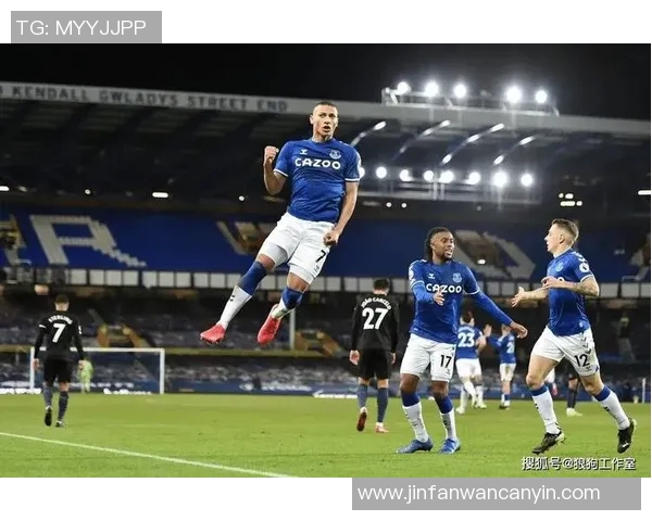 狼狗足球球星的崛起与突破探索他们在赛场上的强悍表现与精神风貌