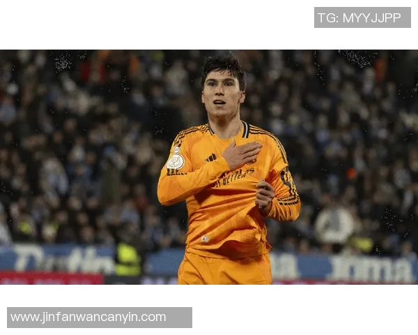 新星足球球员崭露头角引领未来足坛潮流各大俱乐部争抢签约机会 新星足球球员崭露头角引领未来足坛潮流各大俱乐部争抢签约机会